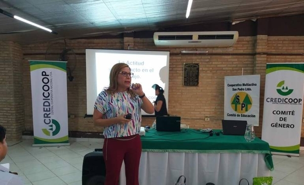 HOY / Credicoop realizó la Charla por el Día de la Mujer "La Actitud y su Impacto en el Trabajo"