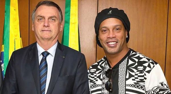 Ronaldinho es embajador de Turismo de Bolsonaro: ¿Lo destituirá tras el escándalo?