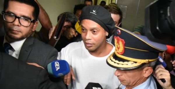 Jueza decreta prisión preventiva para Ronaldinho y su hermano