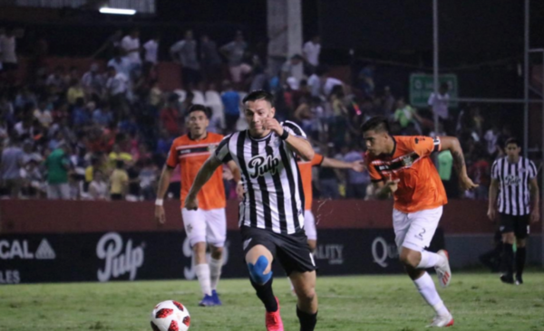 HOY / Ferreira ya es goleador del campeonato con Roque Santacruz