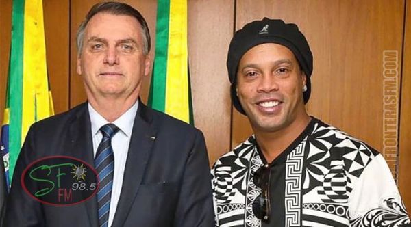 Ronaldinho es embajador de Turismo de Bolsonaro