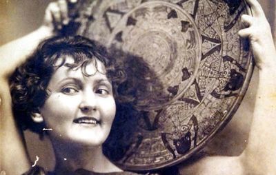 La narrativa de Josefina Plá, una mujer que clava la mano en la tierra - Cultural - ABC Color