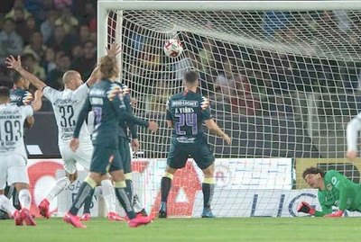 Lluvia de goles en el Pumas-América: 3-3 | Crónica