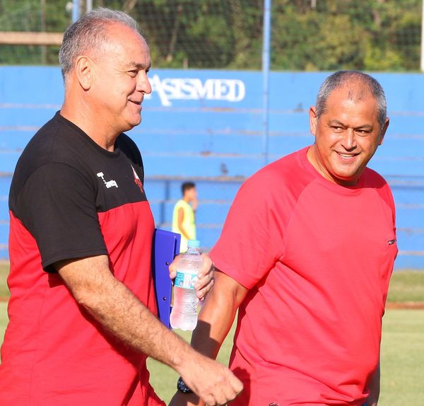 Marcos Acosta será central ante gumarelos