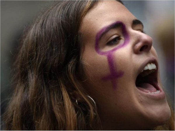 Amnistía alerta del aumento de mensajes misóginos de líderes políticos y religiosos