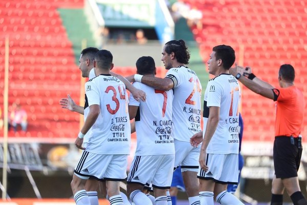 Olimpia recibe a River con equipo paralelo