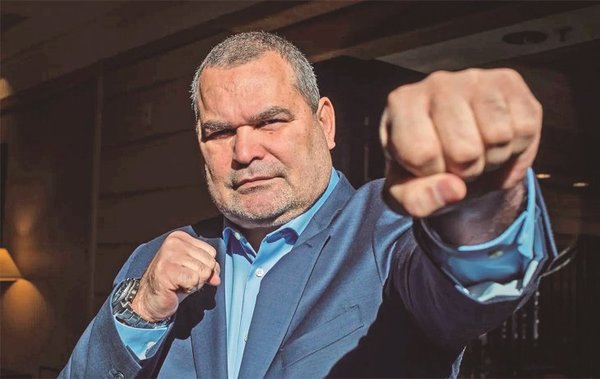 “Son oficinistas los que trabajan hoy en la Selección”