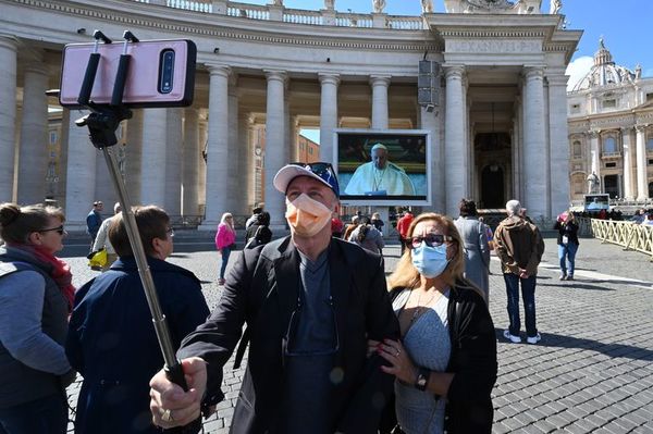El papa reza el ángelus en “streaming” en una plaza con baja afluencia - Mundo - ABC Color