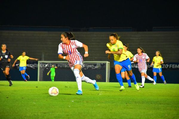 Las albirrojas no pudieron con Brasil - Fútbol - ABC Color