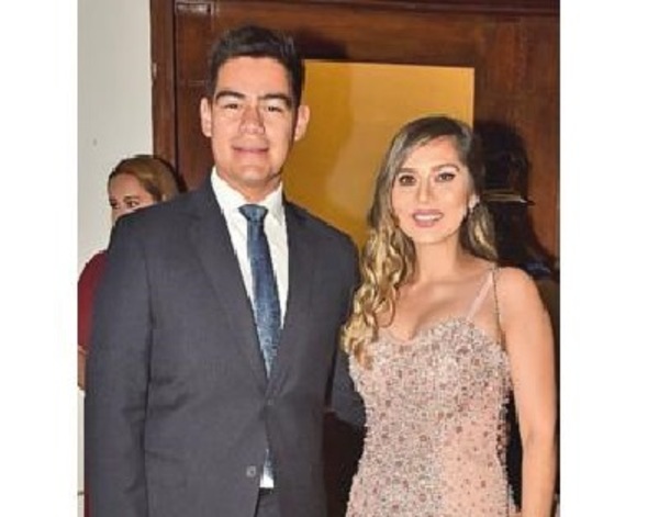 Se casa Santiago González