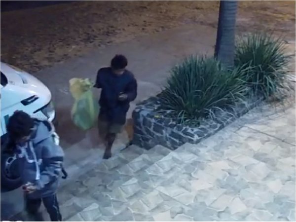 Hurtan documentos de comitiva italiana en Ciudad del Este