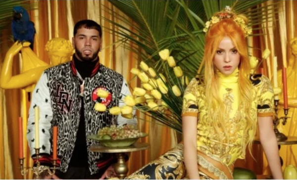HOY / Shakira y Anuel AA apelan al color y a guiño a Japón en video de "Me gusta"