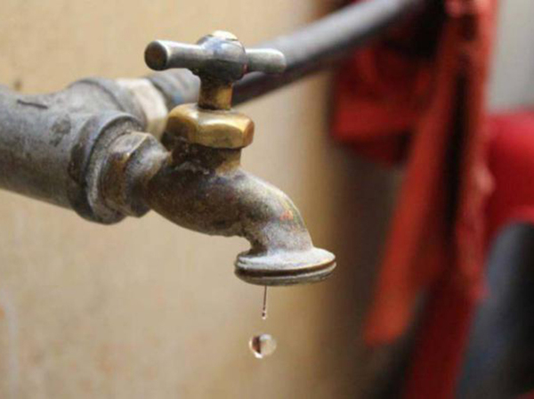 Luque: vecinos denuncian que están sin agua hace tres días - Paraguay Informa