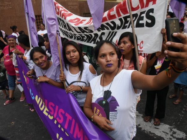 Mujeres marchan para reivindicar el valor de su trabajo y exigir igualdad