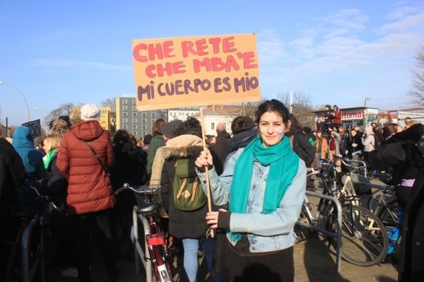 Mujeres migrantes protestan contra la violencia y el racismo en Berlin
