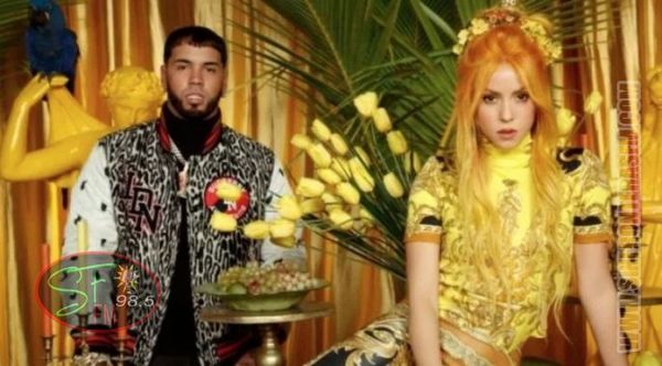 Shakira y Anuel  apelan al color y a guiño a Japón en video de