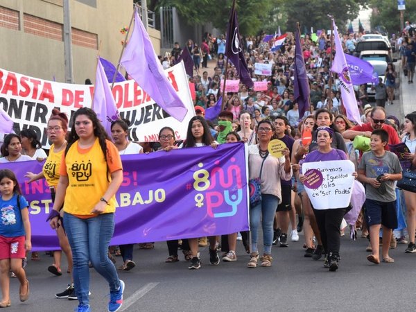 Marea de mujeres toma las  calles y exige  igualdad y cese de violencia