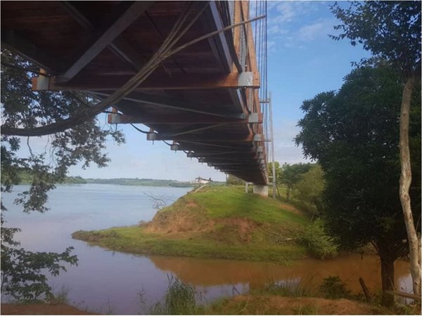 Puente colgante: Recuperan emblema de Capitán Meza