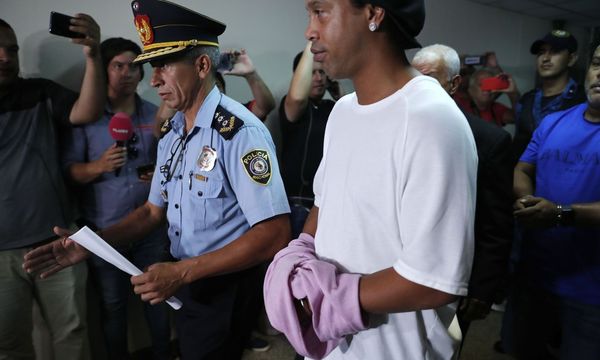 Ronaldinho en prisión: Día ajetreado en la Agrupación Especializada - ADN Paraguayo