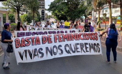Diversas organizaciones marchan juntas por los derechos de las mujeres