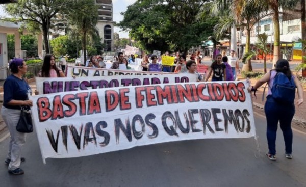 Diversas organizaciones marchan juntas por los derechos de las mujeres