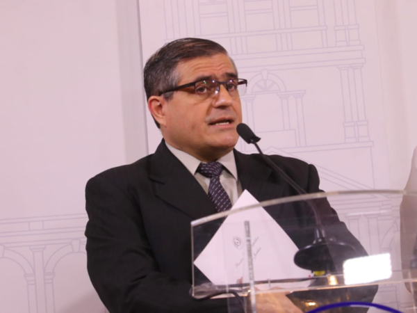 Suspenden fundación de la empresaria Dalia López