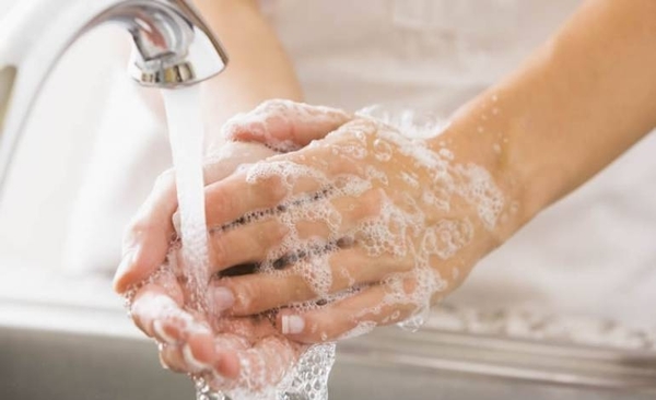 HOY / El jabón es el principal enemigo del coronavirus con el lavado correcto de manos