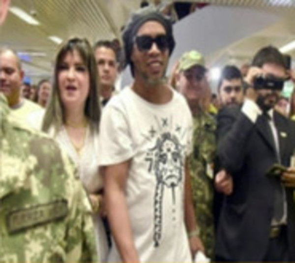 Confirman que no existe pedido de naturalización de Ronaldinho - Paraguay.com