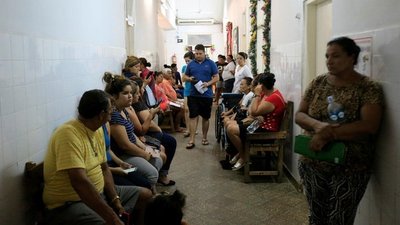 IPS pide a pacientes que vayan a consultar solo con un acompañante y con tapabocas - ADN Paraguayo