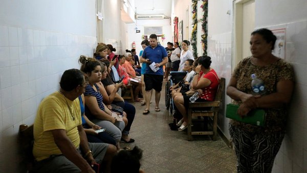 IPS pide a pacientes que vayan a consultar solo con un acompañante y con tapabocas - ADN Paraguayo