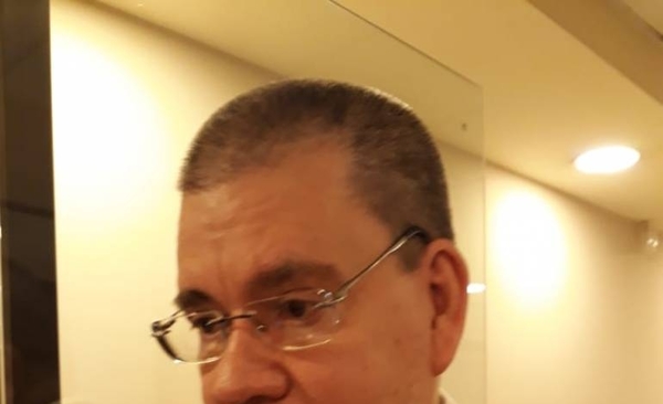 HOY / Senador Antonio Barrios dijo que se evalúa limitar el ingreso de personas al Congreso