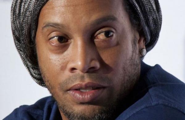 Filtran la primera foto de Ronaldinho en una prisión en Paraguay - SNT