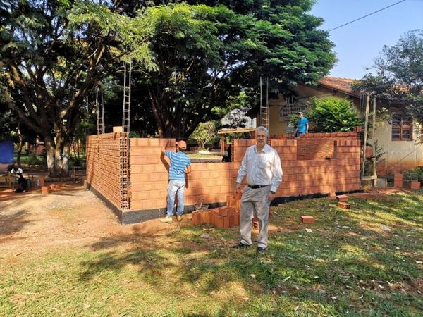 Intendente verificó construcción en la escuela doctor Francia