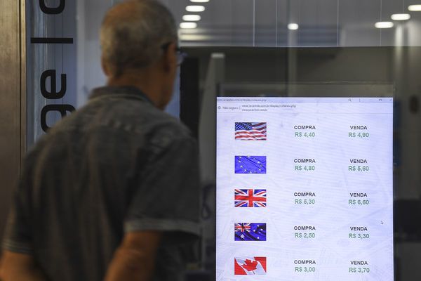 Bolsa de Sao Paulo cae 10% por coronavirus y precios del crudo