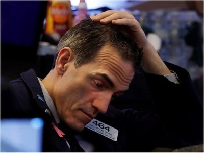 Wall Street cierra 15 minutos por pánico al coronavirus y la caída del petróleo