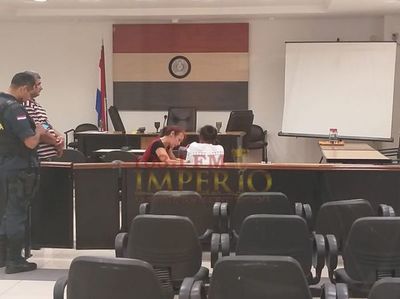 Madre de niña abusada por su padrastro fue condenada a 13 y seis meses de prisión