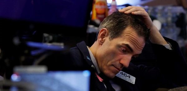 Wall Street cierra 15 minutos por pánico al coronavirus y la caída del petróleo