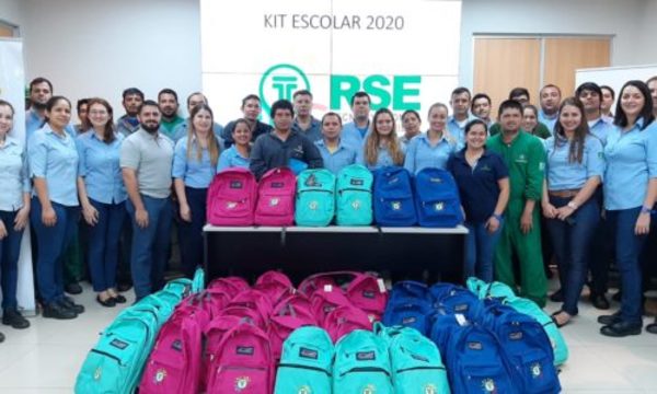 » Tecnomyl celebró su aniversario entregando kits escolares a colaboradores