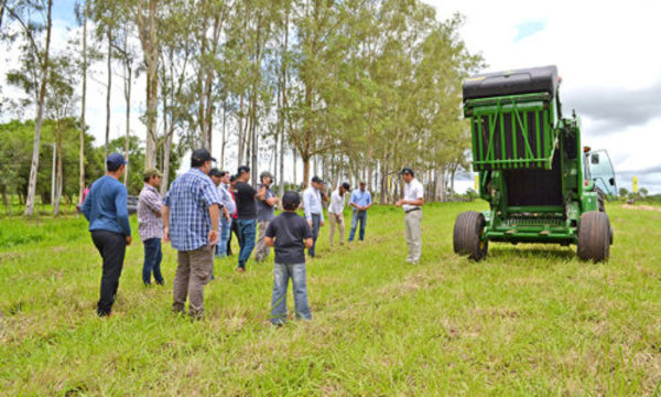 » Capacitación en producción de heno y forrajes con John Deere