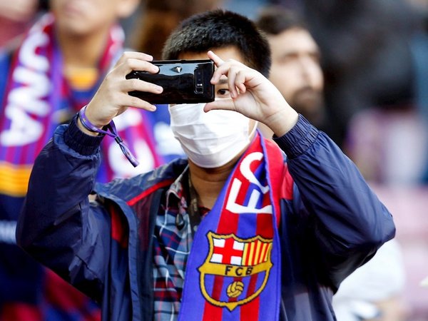 Barcelona-Napoli podría jugarse a puertas cerradas