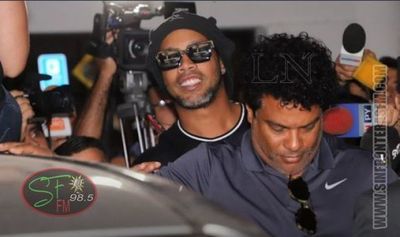 Depositaron casi G. 60 millones en BNF para radicación de Ronaldinho y su hermano