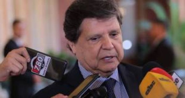 Acevedo desmiente haber estado al tanto de documentos falsos