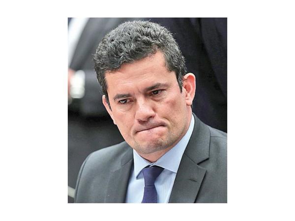 Moro consultó a Euclides situación de Ronaldinho