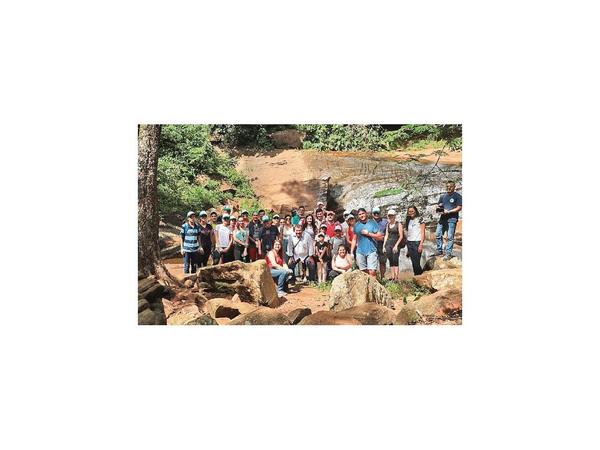 Turismo ecológico para preservar árboles en el Guairá