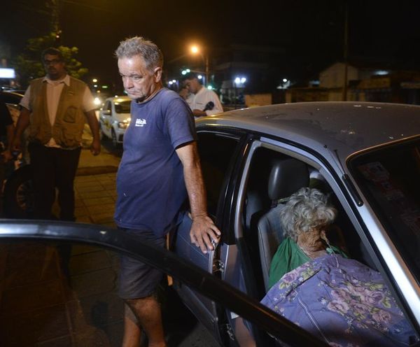 Abuelita de casi 90 años fue rechazada en varios hospitales públicos - Nacionales - ABC Color