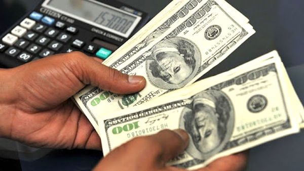 Monedas de la región se desploman ante el dólar