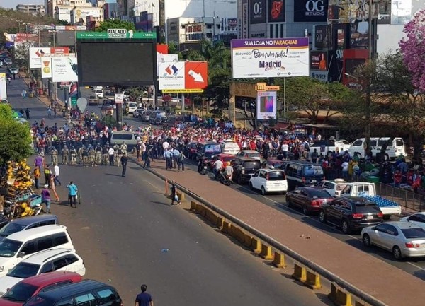 Anuncian “BLOQUEO” del Puente en protesta contra MILITARES y ADUANEROS coimeros