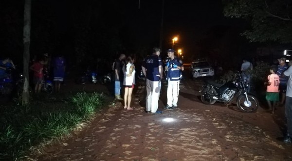 Mujer muere de dos balazos en la cabeza en pelea vecinal