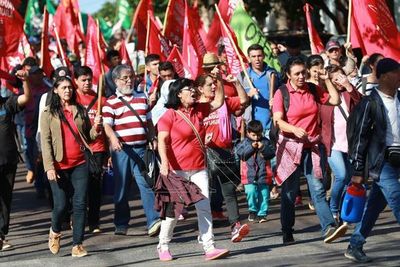 Campesinos preparan tradicional marcha en Asunción, el 26 y 27