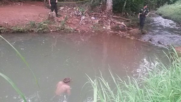 Hallan cadáver en un arroyo del barrio Pablo Rojas de CDE